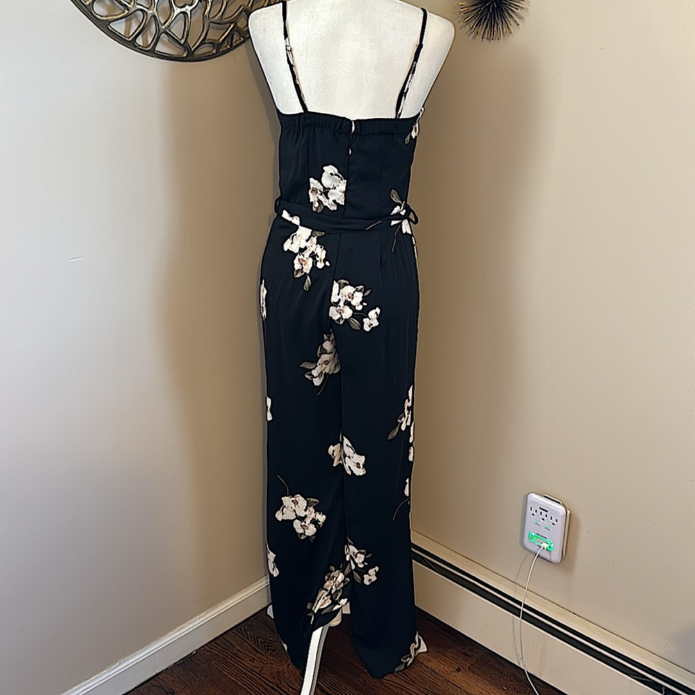 NWOT Dynamite Black & White Floral Jumpsuit - Picture 4 of 7